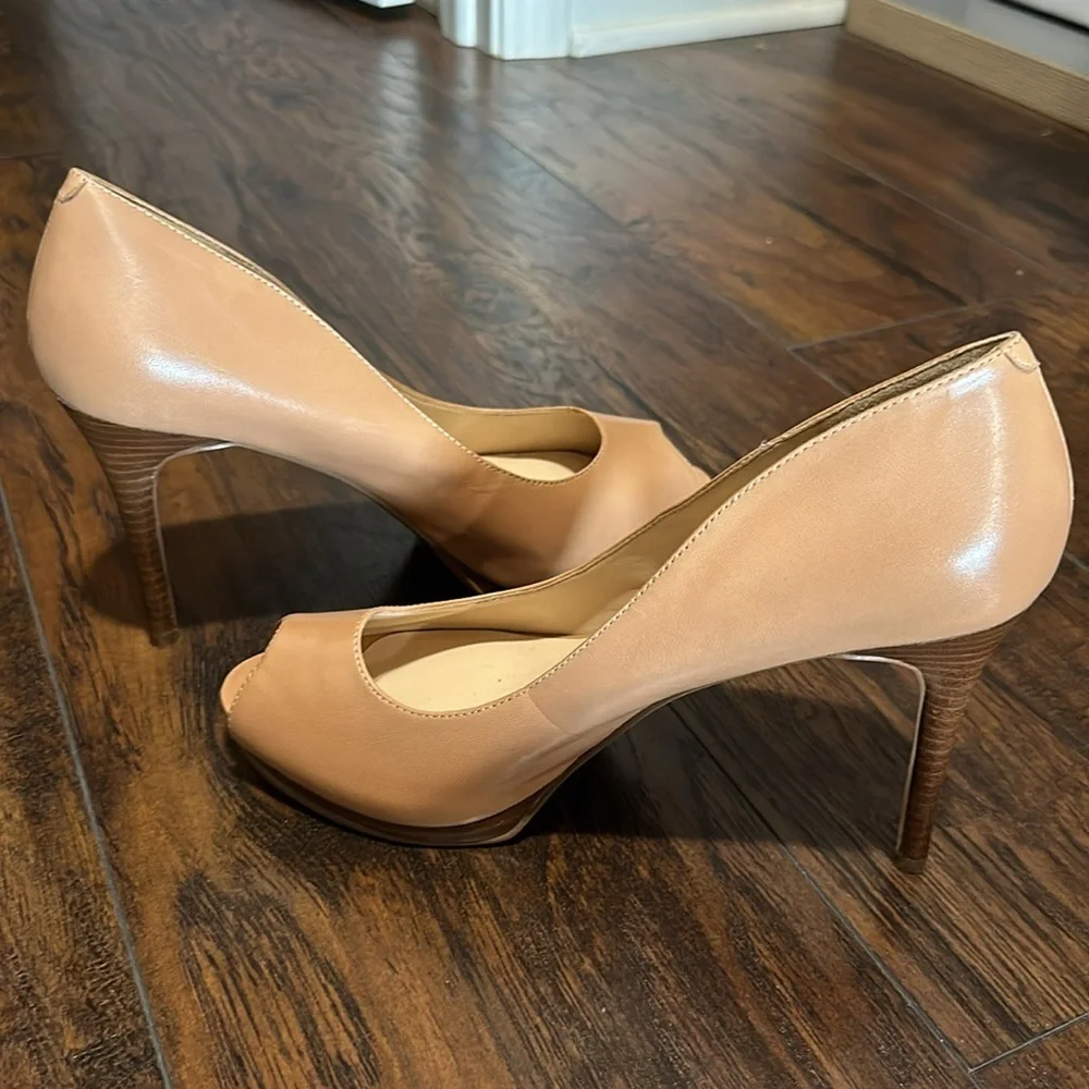 Nine West Tan And Brown Peep Toe Padded Wood Effect Heel Platform Pumps